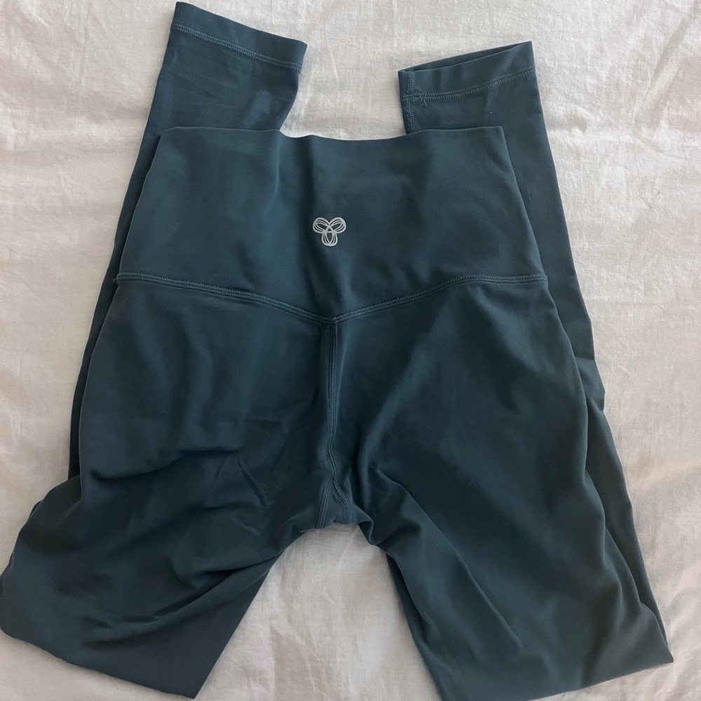 TNA butter soft leggings